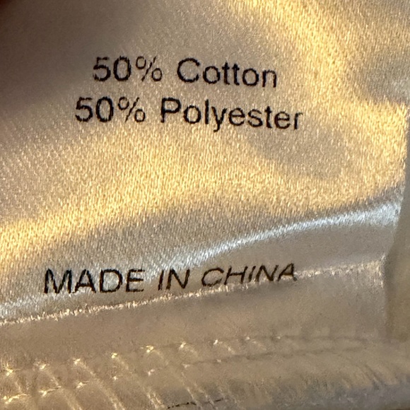 GOLD HINGE
Coordinating Wide Arm Crew Neck Long Sleeve Logo Sweatshirt - Picture 7 of 7